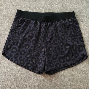 TACHUNTFISH - Women’s Shorts - Leopard Black